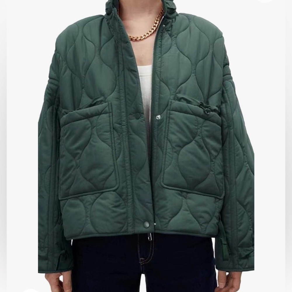 Lightweight puffer jacket in green